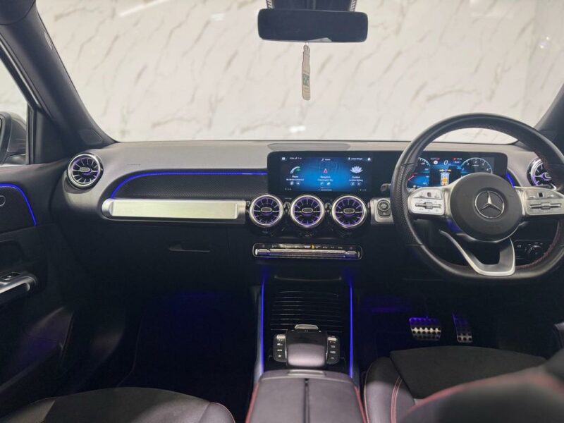 Mercedes-Benz GLB 1.3 GLB200 AMG Line Night Edition (Premium Plus) 7G-DCT Euro 6 (s/s) 5dr - Image 4