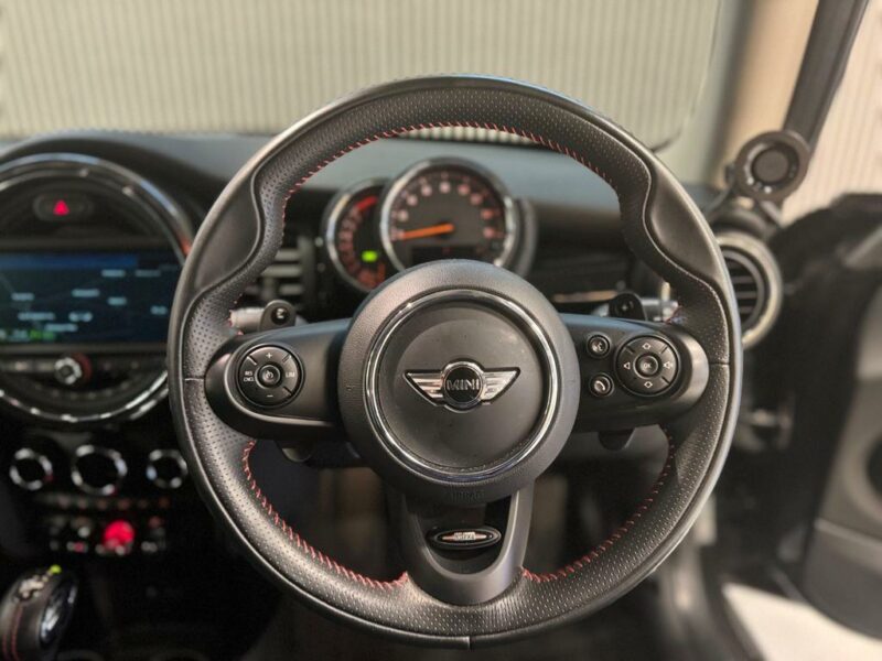 MINI Hatch 2.0 Cooper S Auto Euro 6 (s/s) 3dr - Image 3
