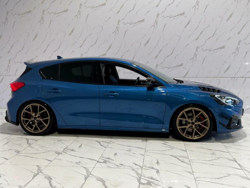 Ford Focus 2.3T EcoBoost ST Auto Euro 6 (s/s) 5dr - Image 3